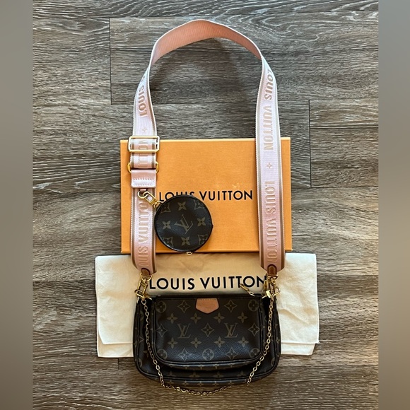 Louis Vuitton Handbags - LOUIS VUITTON Multi Pochette Accessoires Pink - 💯 AUTHENTIC - M44840